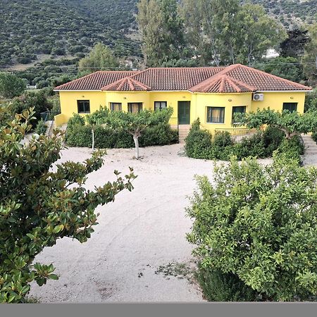 Countryside Studios Agia Efimia Exterior photo