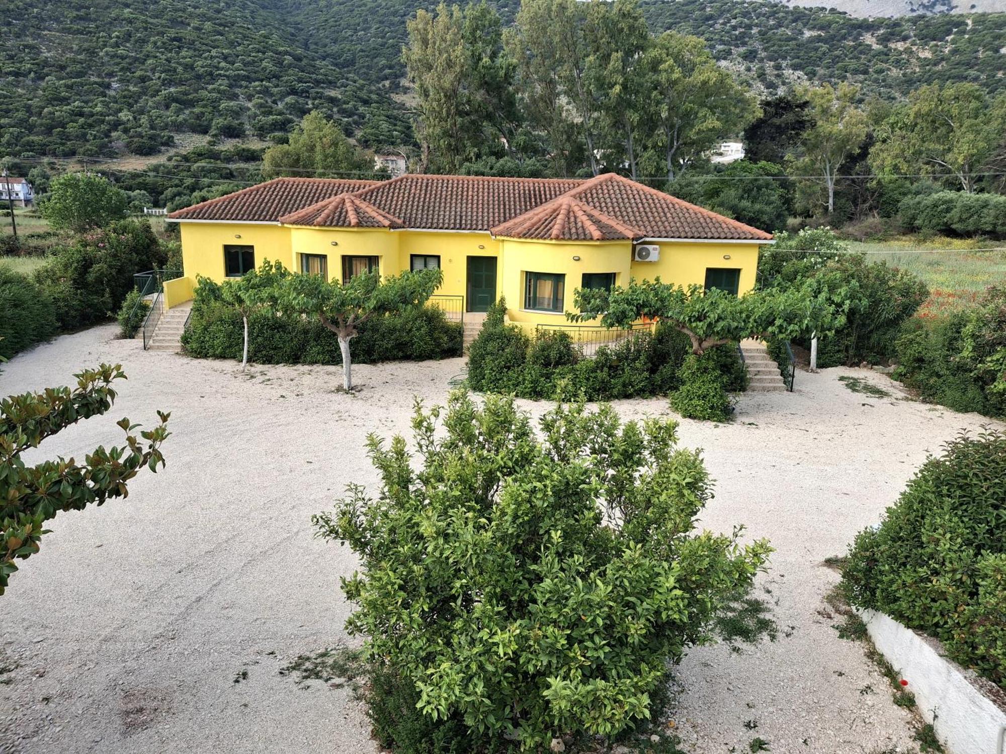 Countryside Studios Agia Efimia Exterior photo