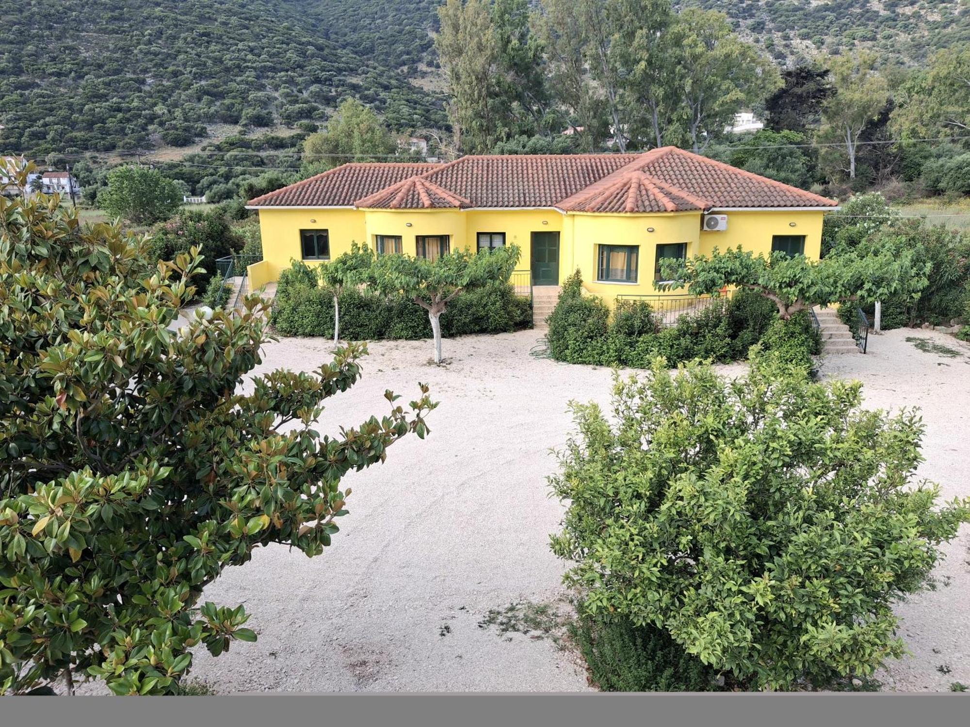 Countryside Studios Agia Efimia Exterior photo